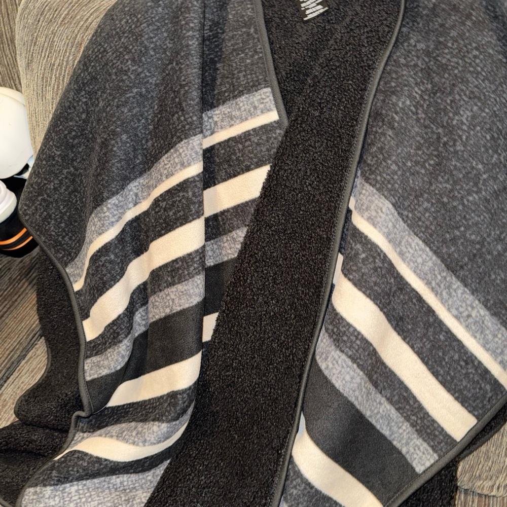 Ike Behar Black and Gray Fleece